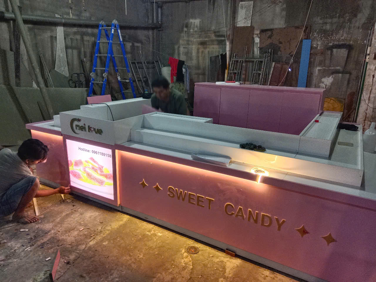 Căn chỉnh mặt trước quầy MEILOVE Sweet Candy