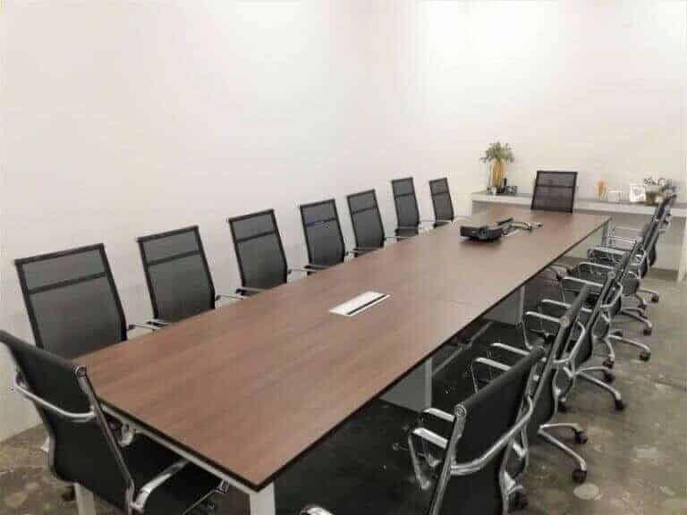 1631253647 284 Ban hop van phong hien dai 1