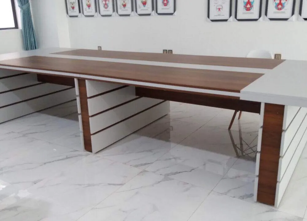 Bàn họp văn phòng