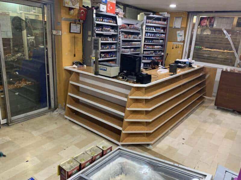 Thiết kế quầy thu ngân siêu thị chất liệu gỗ cao cấp