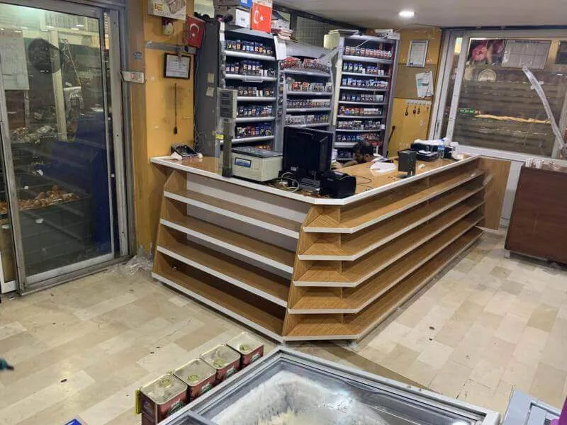 Thiết kế quầy thu ngân siêu thị chất liệu gỗ cao cấp