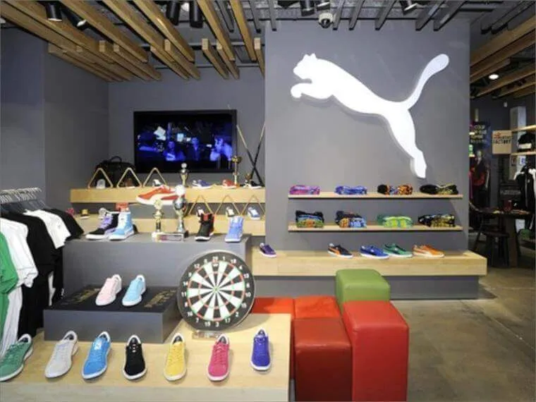 thiết kế cửa hàng thời trang nhỏ 02