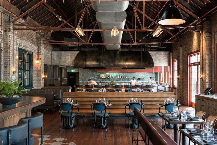 Phong cách thiết kế Rustic chủ yếu sử dụng chất liệu đến từ thiên nhiên gỗ và đá