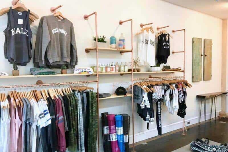 Thiết kế nội thất cửa hàng thời trang 01