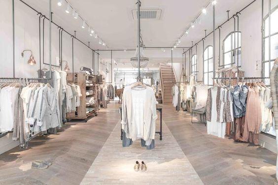 Thiết kế nội thất cửa hàng quần áo