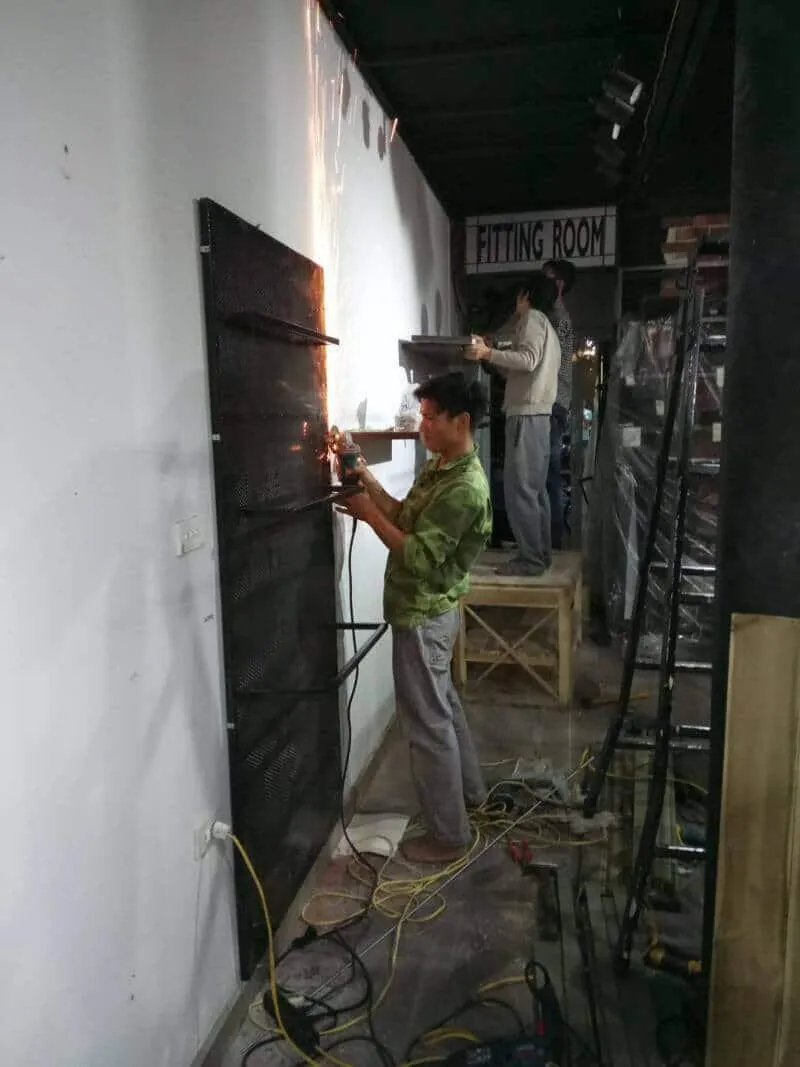 Thiết kế thi công shop thời trang thực tế với fitting room tiện nghi tại K300 quận Gò Vấp