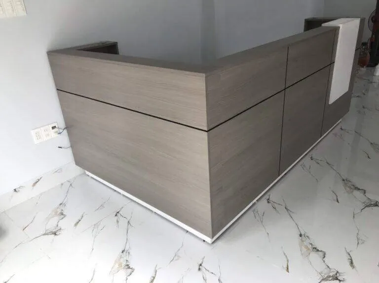 quầy thu ngân tiệm cầm đồ