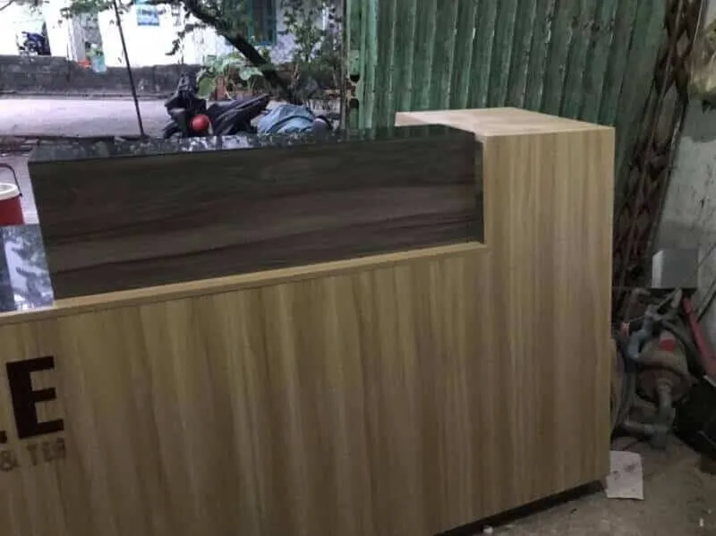 Thi công quầy pha chế bằng gỗ kết hợp khung sắt và mặt đá 07