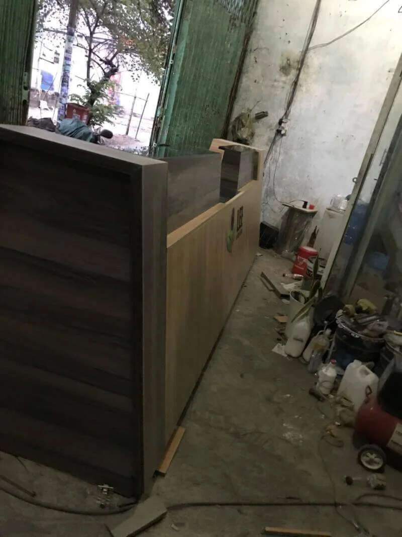Thi công quầy pha chế bằng gỗ kết hợp khung sắt và mặt đá 08