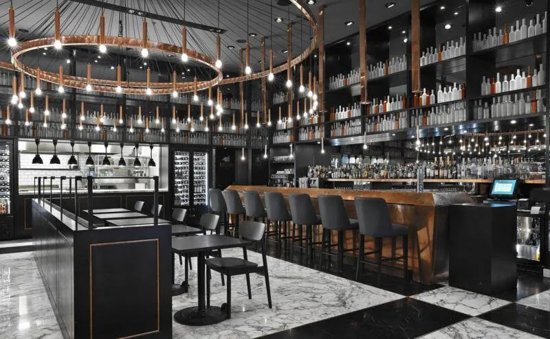 Không gian hài hoà từ quầy bar đến nội thất