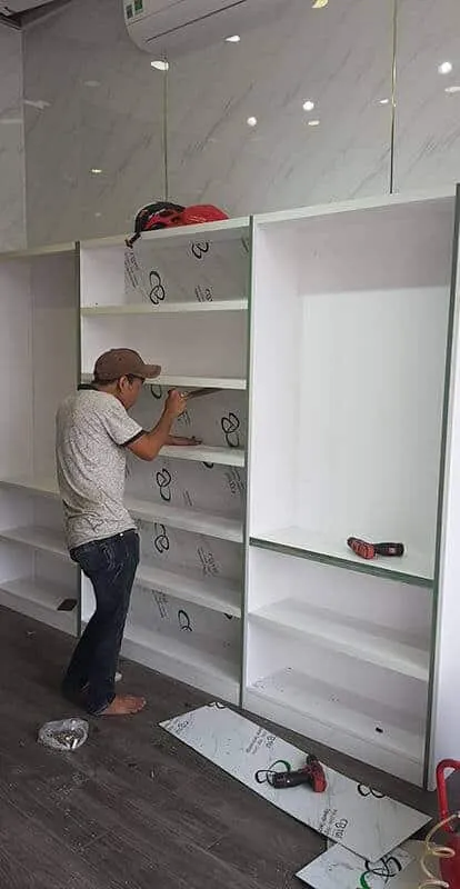 Thiết kế cửa hàng shop thời trang, thi công shop chuyên nghiệp Bluecons