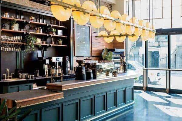 Đẹp và phong cách là một chi tiết cần phải tính đến khi thi công setup quầy bar cafe chuyên nghiệp