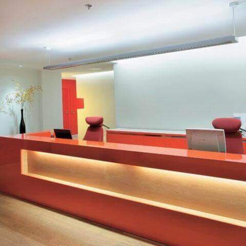 Bluecons cam kết bảo hành sản phẩm thi công quầy lễ tân giá rẻ