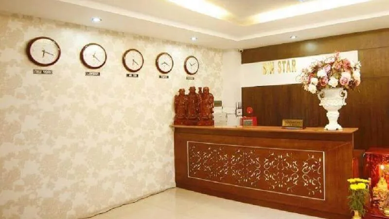 Quầy lễ tân bằng gỗ mang nét đẹp thanh lịch