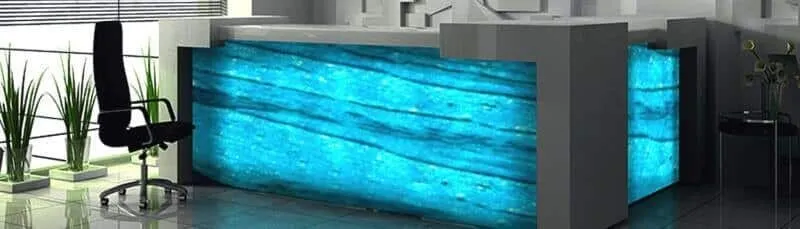 quầy lễ tân đẹp bằng đá xuyên sáng xanh phong thủy