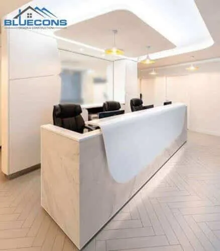 Mẫu không gian với thiết kế quầy lẽ tân chữ L cực hiện đại, tinh tế