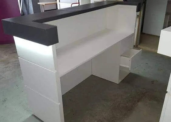 Quầy lễ tân khách sạn mini thiết kế vật liệu đá marble