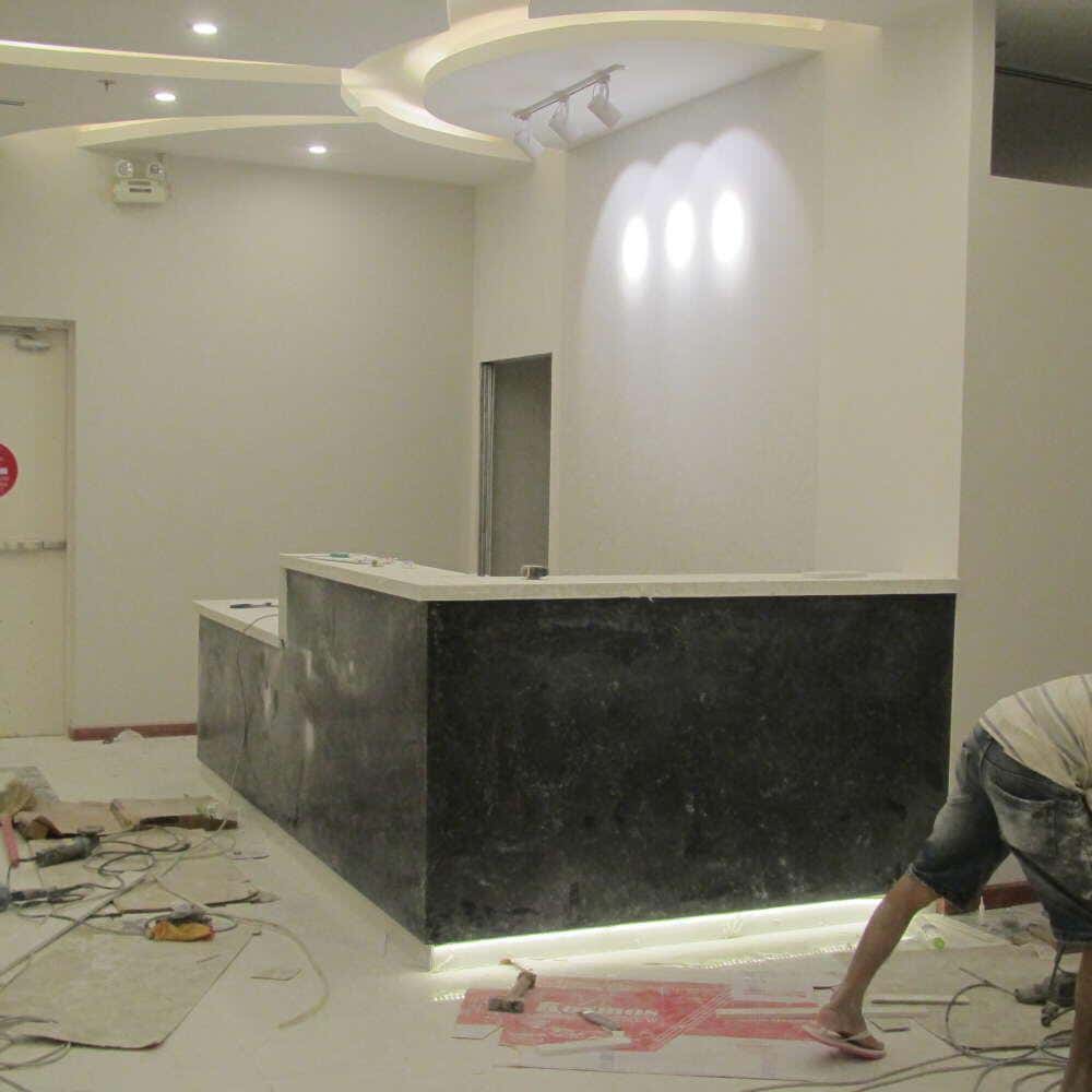 Quầy lễ tân bằng đá hoàn thành phần thô