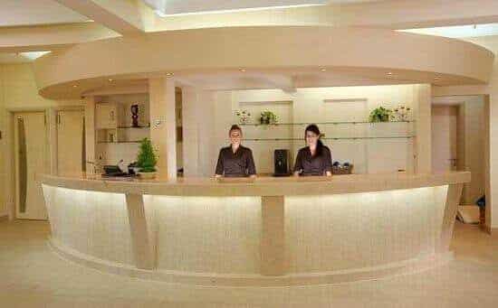 Quầy lễ tân spa