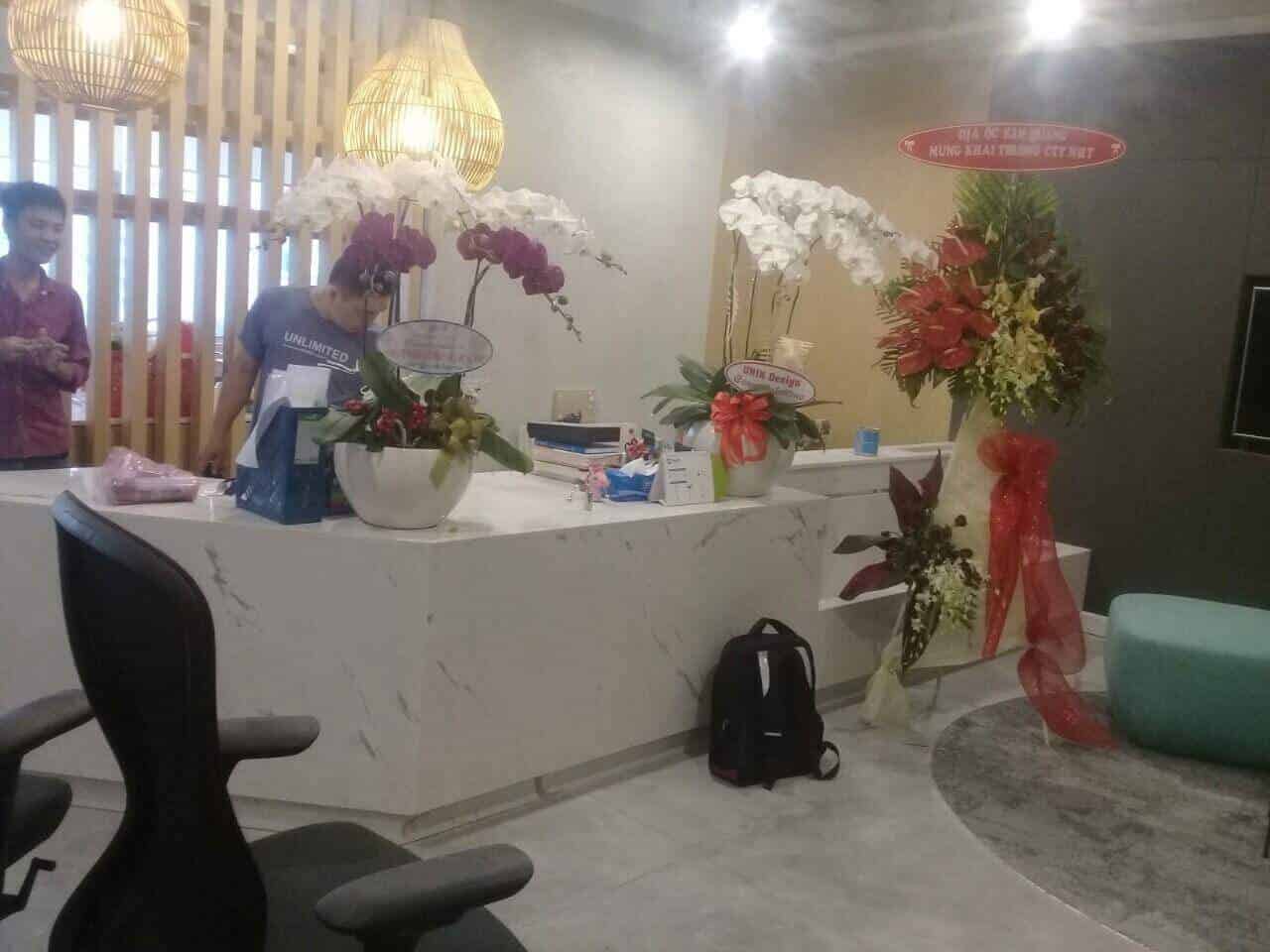 thi công quầy đá nhân tạo