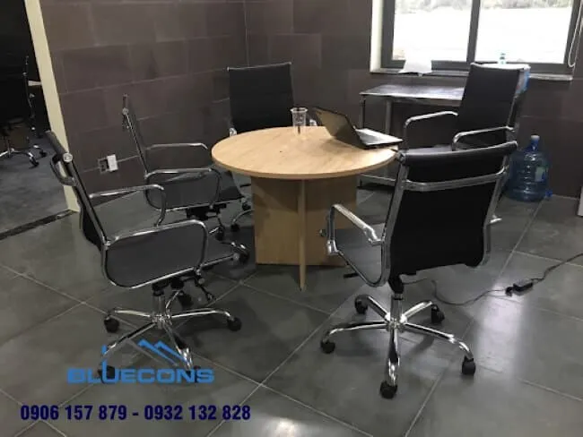 Bàn họp tròn hiện đại tiện nghi cho không gian văn phòng
