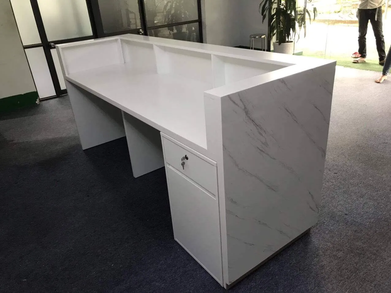 Báo giá cho mẫu quầy lễ tân gỗ công nghiệp