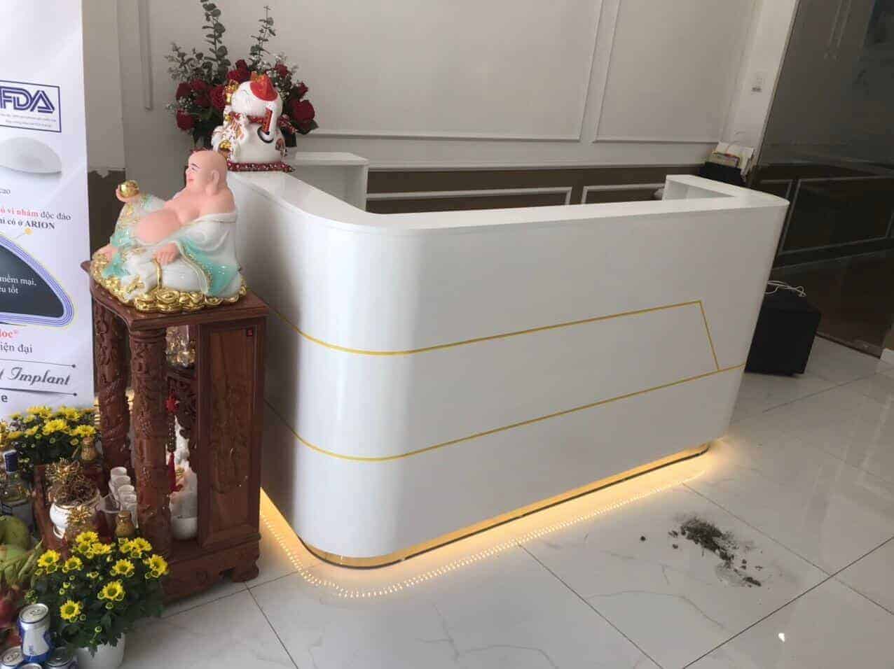 Quầy lễ tân gỗ đẹp 5 mẫu quầy lễ tân gỗ