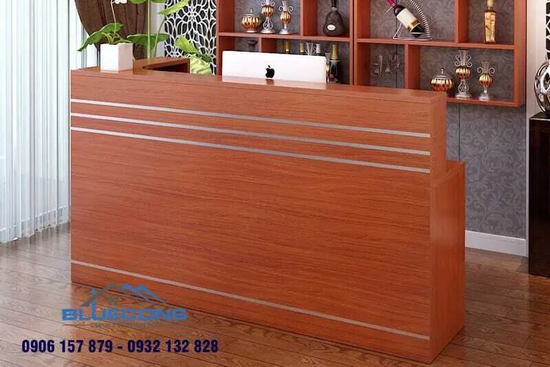 Quầy thu ngân tone trầm mang đến sự ấm áp, thân thuộc với khách hàng