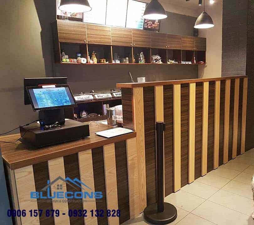 Quầy thu ngân gỗ thông 3 Khá ấn tượng với bàn quầy thu ngân gỗ thông Pallet cổ điển