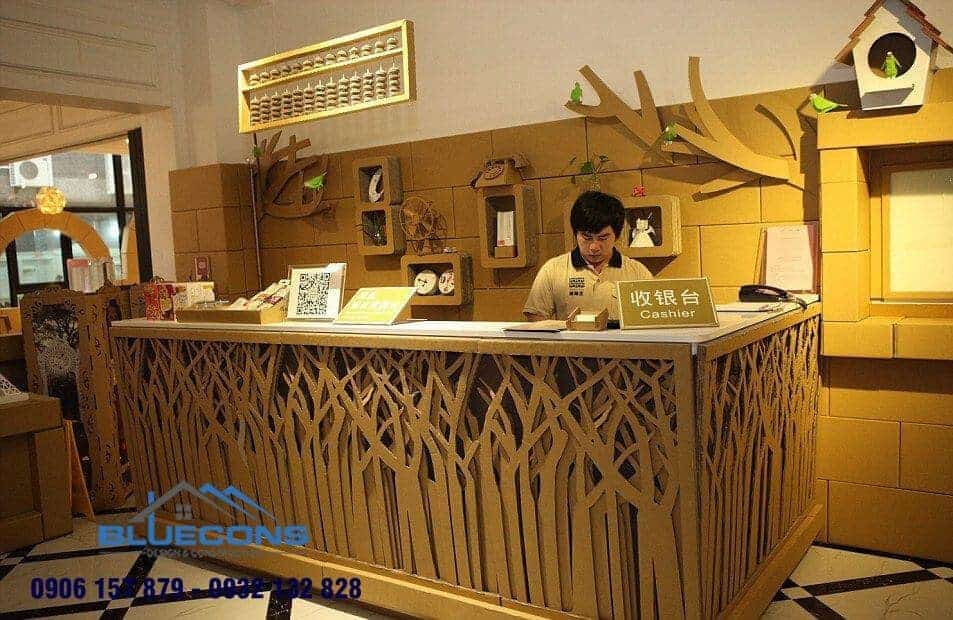 Quầy thu ngân quán ăn 2 Lóa mắt trước mẫu quầy thu ngân gỗ đẹp thiết kế rừng cây độc lạ