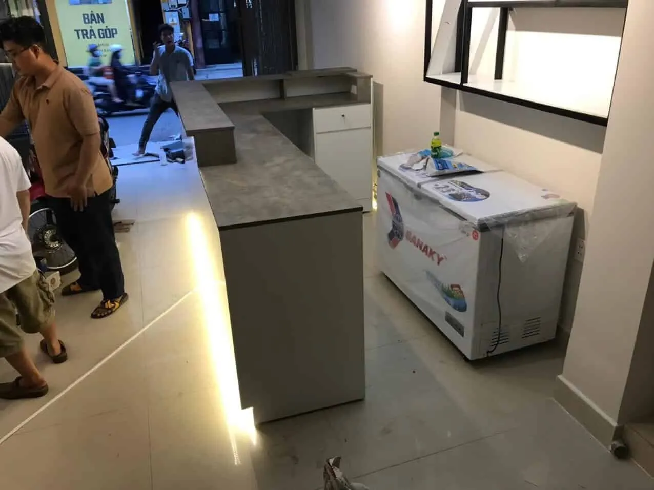 quầy trà sữa hình chữ L