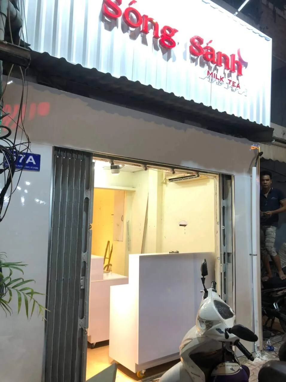 quầy trà sữa sóng sánh