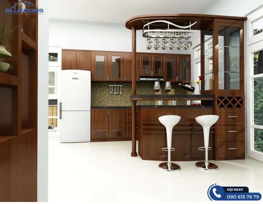 Tủ bếp có quầy bar kết hợp dàn treo ly