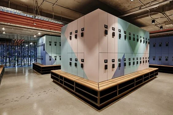 Locker gym với gam màu sáng