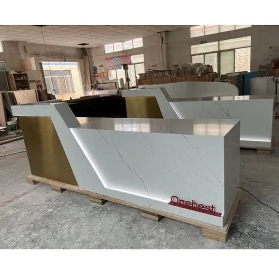 Quầy thu ngân kết hợp đá và gỗ 