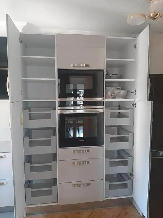 Tủ bếp hiện đại nhiều ngăn chứa 