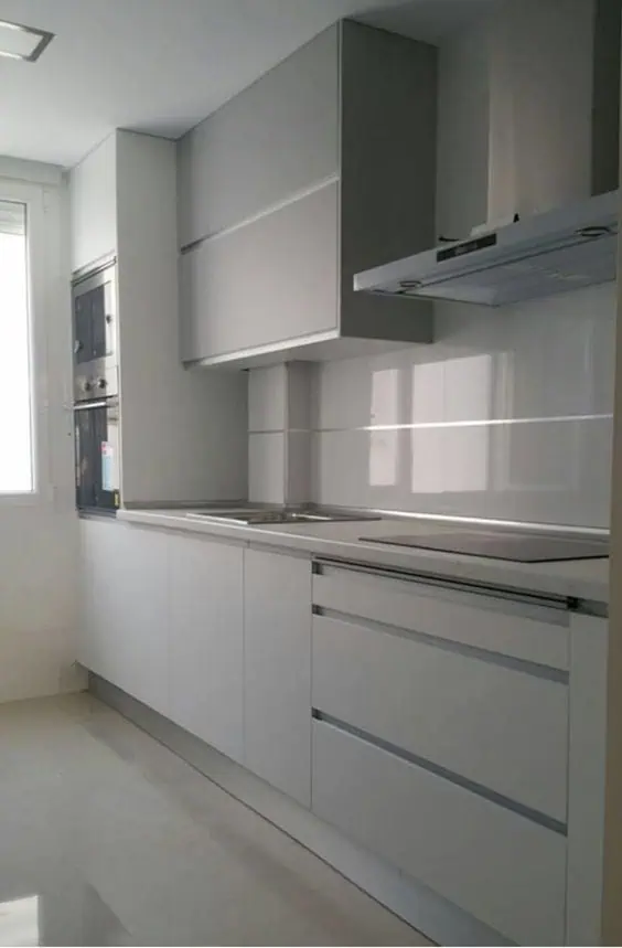 Bộ tủ bếp không tay cầm