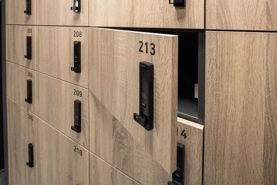 Locker lắp tính năng khoá cảm ứng an toàn 