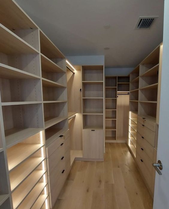 17 Mẫu Tủ Quần Áo Gỗ Đang Được Ưa Chuộng 12 Tủ quần áo gỗ
