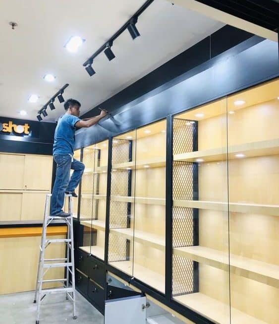 Tủ Trưng Bày Âm Tường Giải Pháp Cho Cửa Hàng Nhỏ 8 Tủ trưng bày âm tường