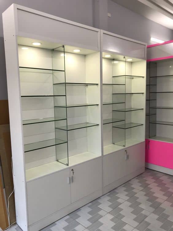 Tủ Trưng Bày Âm Tường Giải Pháp Cho Cửa Hàng Nhỏ 12 Tủ trưng bày âm tường