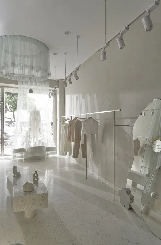 Tủ trưng bày váy cưới đẹp 