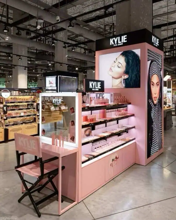 Mẫu quầy mỹ phẩm đẹp