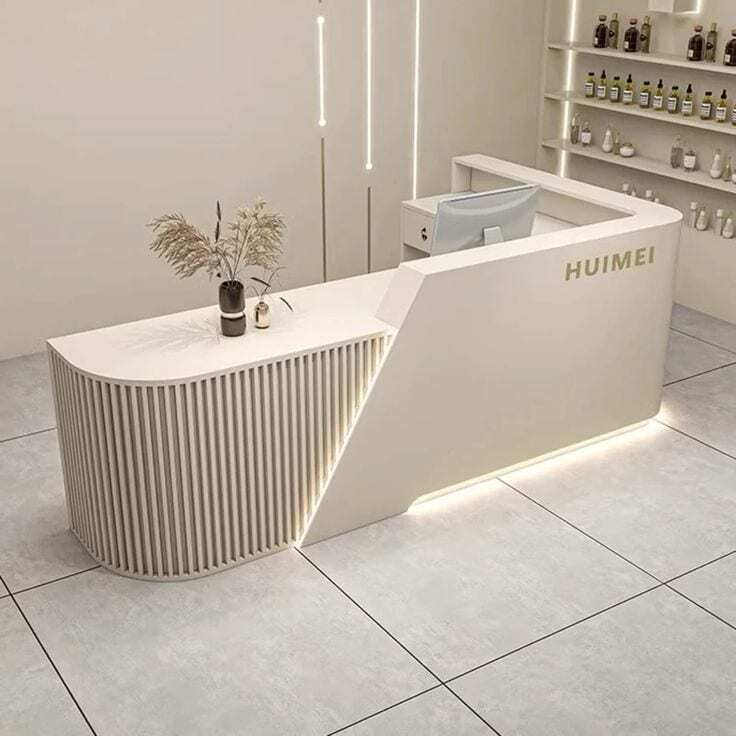 Mẫu quầy lễ tân dẹp