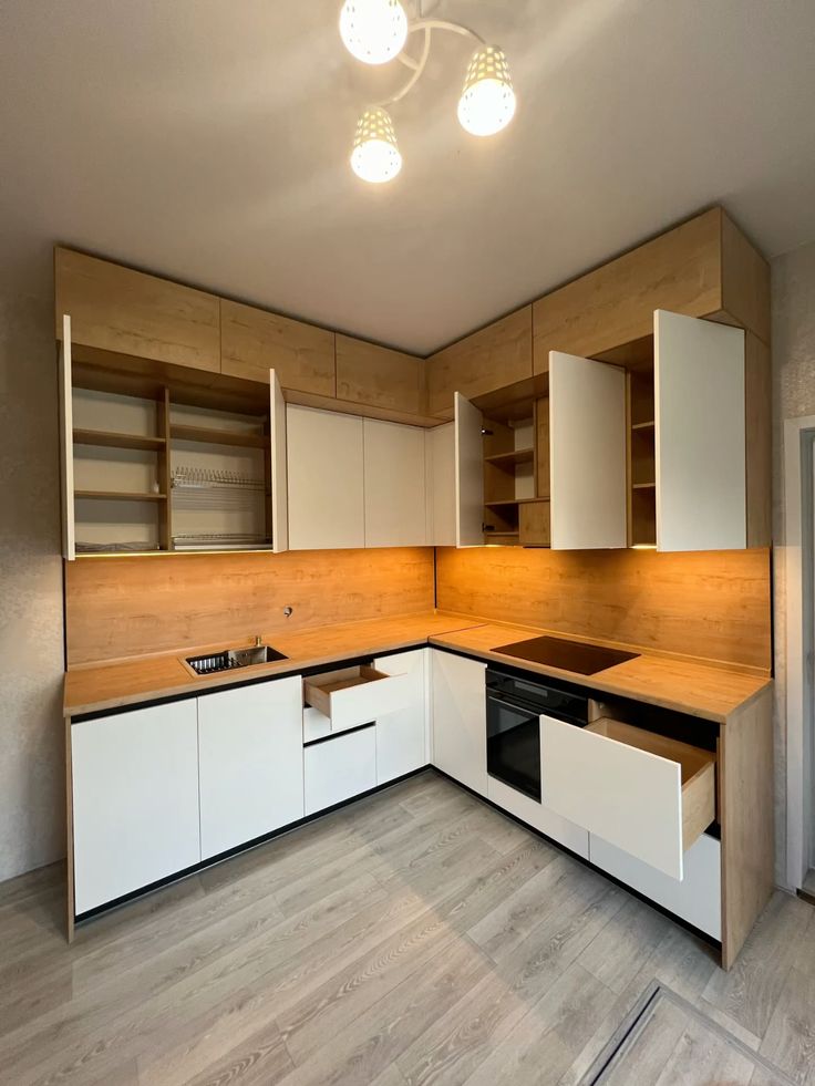 Đóng tủ bếp theo yêu cầu (4)