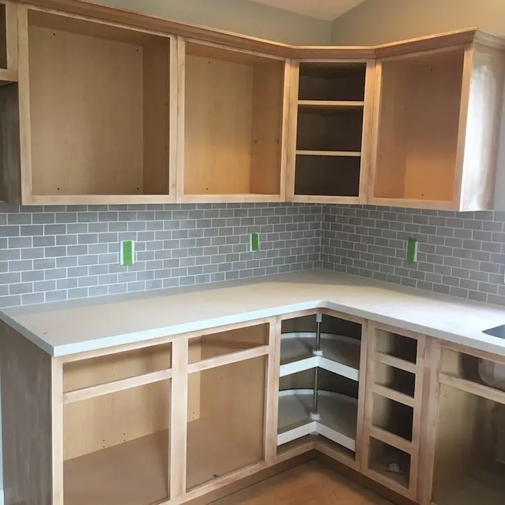 Giá tủ bếp plywood (3)