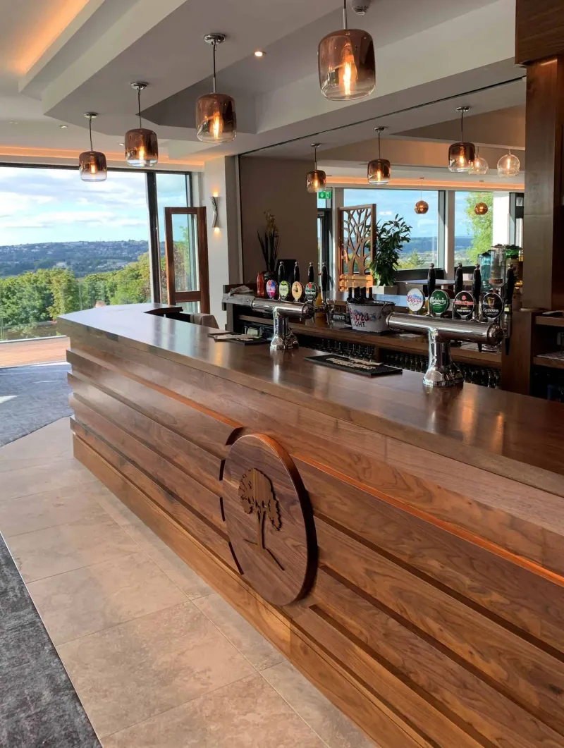 Thi công quầy gỗ plywood theo yêu cầu