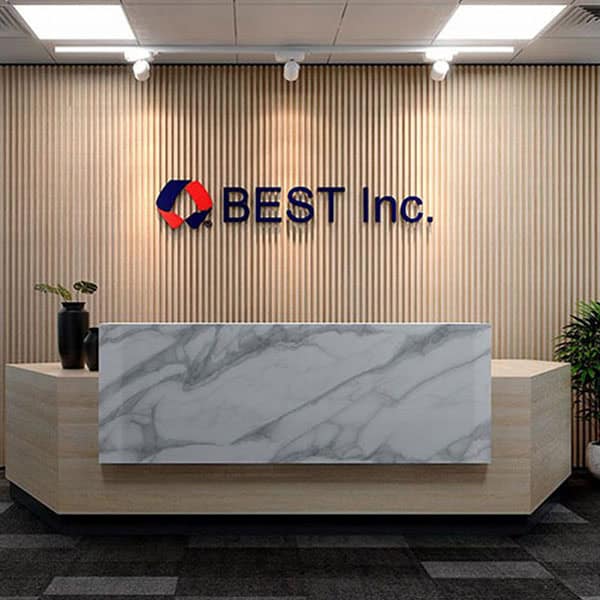 Backdrop quầy lễ tân làm bằng gỗ