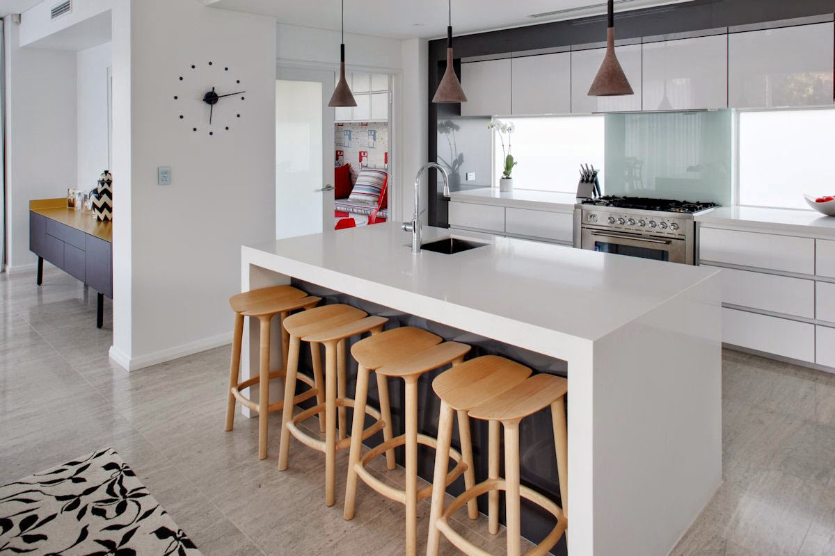 Mẫu bàn đảo kết hợp với quầy bar sang trọng