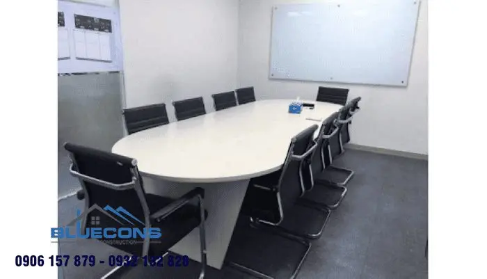 Bàn họp oval trắng thanh lịch tao nhã cho văn phòng